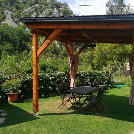 Mobison アパート